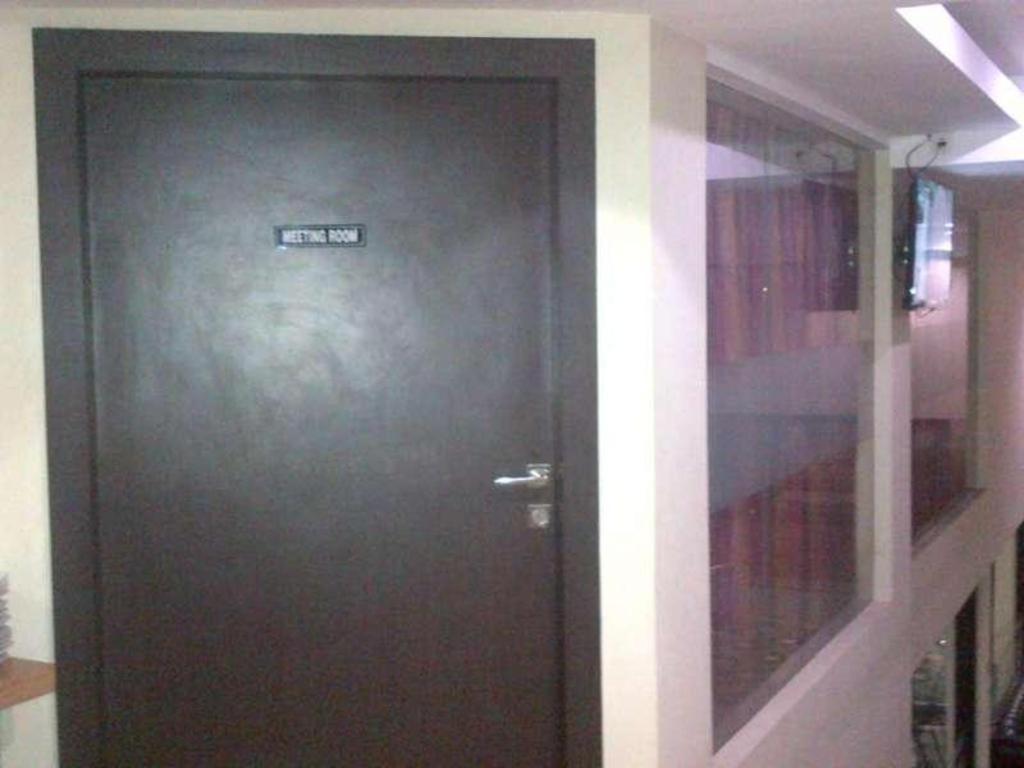 Erin Int Hotel Makassar Eksteriør bilde